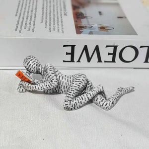 Newspaper Reader Sculpture - thumbnail 11