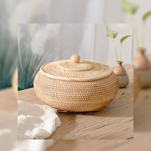 Rustic Willow Round Rattan Storage Basket: Hand-Woven Multi-Purpose Tray for Picnic, Food, and Table