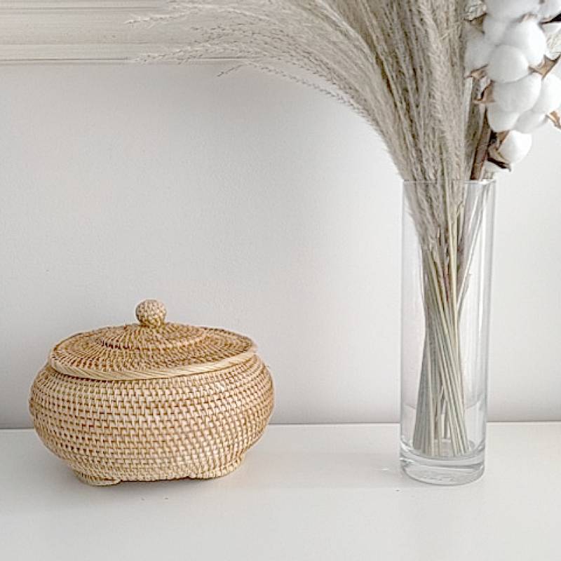 Rustic Willow Round Rattan Storage Basket: Hand-Woven Multi-Purpose Tray for Picnic, Food, and Table