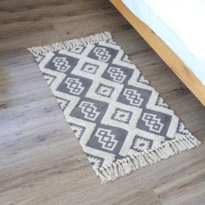 Retro Handwoven Cotton Linen Tassel Rug: Bohemian Floor Mat Tapestry