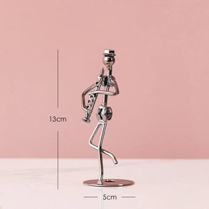 Newspaper Reader Sculpture - thumbnail 22