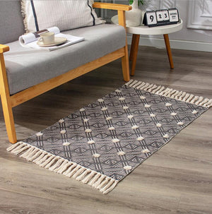 Retro Handwoven Cotton Linen Tassel Rug: Bohemian Floor Mat Tapestry