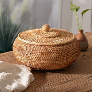 Rustic Willow Round Rattan Storage Basket: Hand-Woven Multi-Purpose Tray for Picnic, Food, and Table