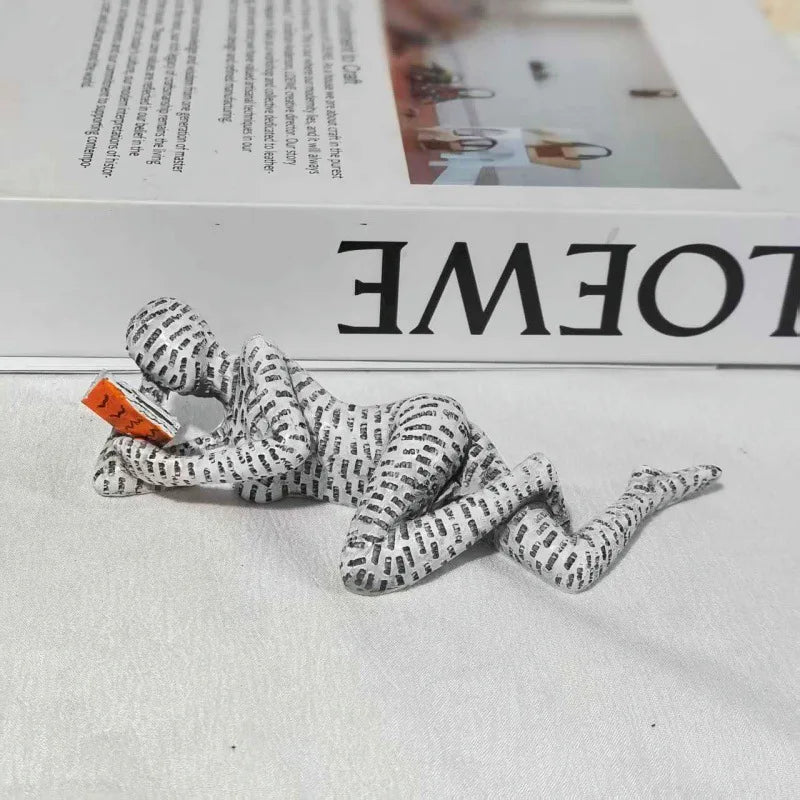 Newspaper Reader Sculpture - image 11