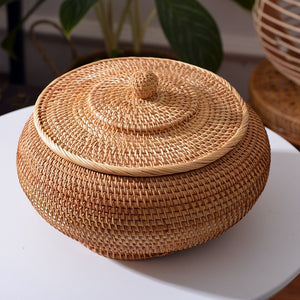 Rustic Willow Round Rattan Storage Basket: Hand-Woven Multi-Purpose Tray for Picnic, Food, and Table