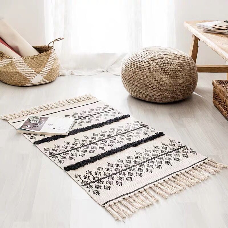 Retro Handwoven Cotton Linen Tassel Rug: Bohemian Floor Mat Tapestry